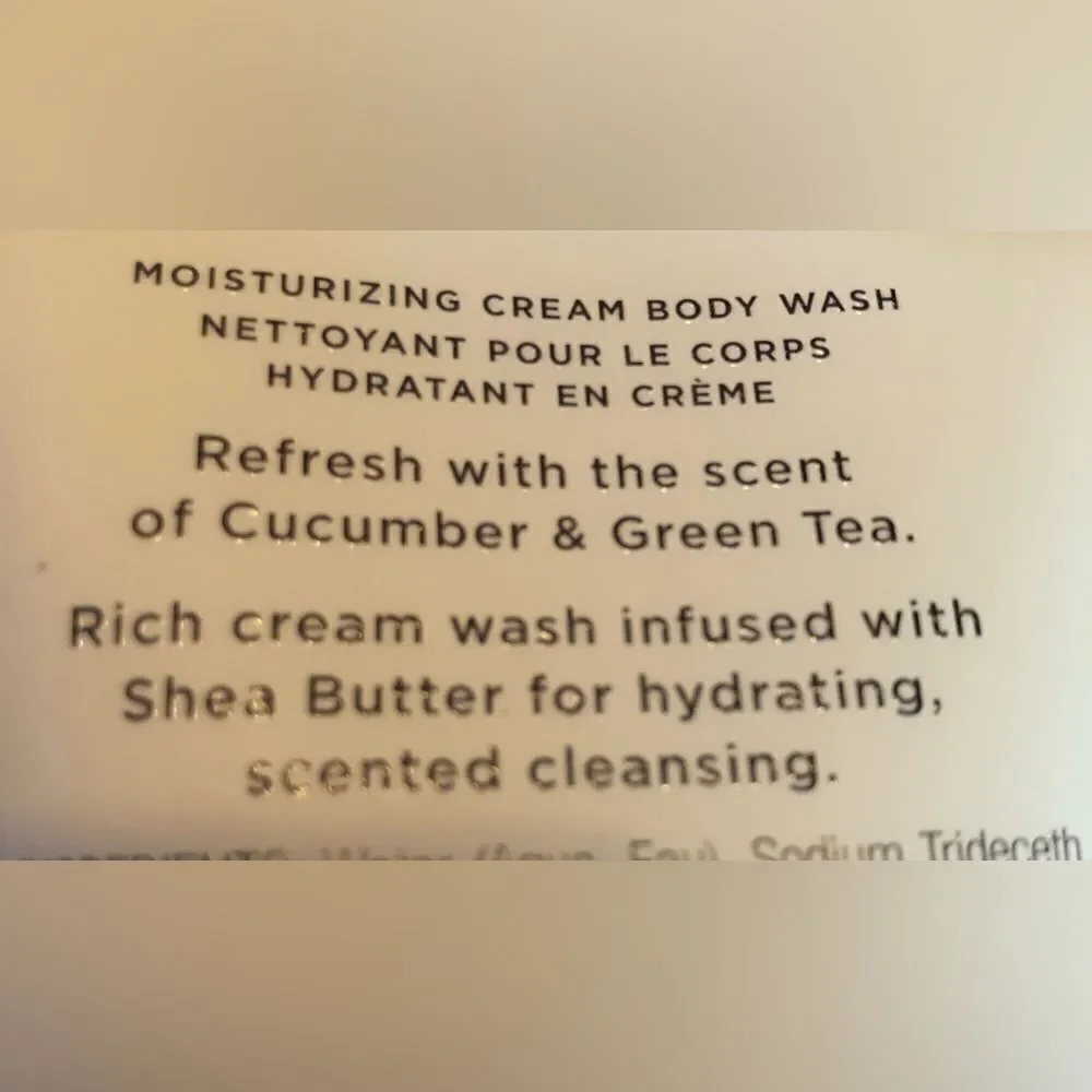VICTORIA’S SECRET - NWT Cucumber & Green Tea Moisturizing Cream Body Wash.